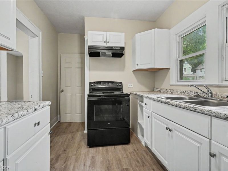 944 Redfern Avenue, Akron, OH 44314 Photo 9