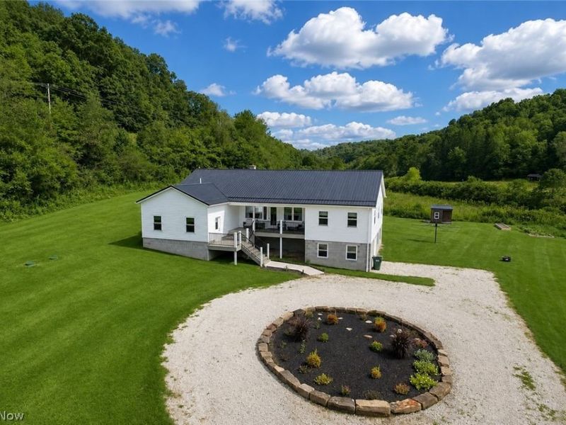8251 Bay Road SE, Carrollton, OH 44615 Photo 1