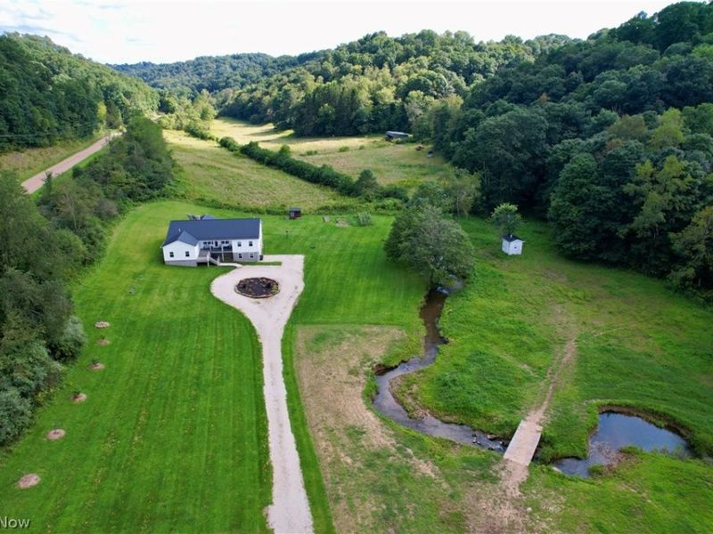 8251 Bay Road SE, Carrollton, OH 44615 Photo 4