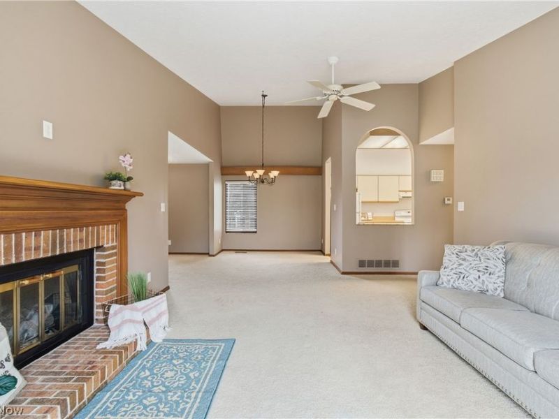 4557 Saint James Circle NW, Canton, OH 44708 Photo 3