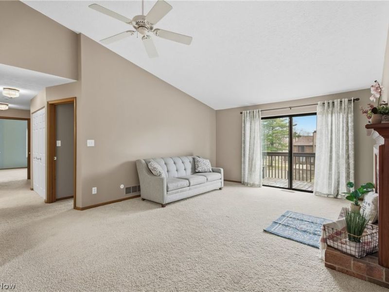 4557 Saint James Circle NW, Canton, OH 44708 Photo 4