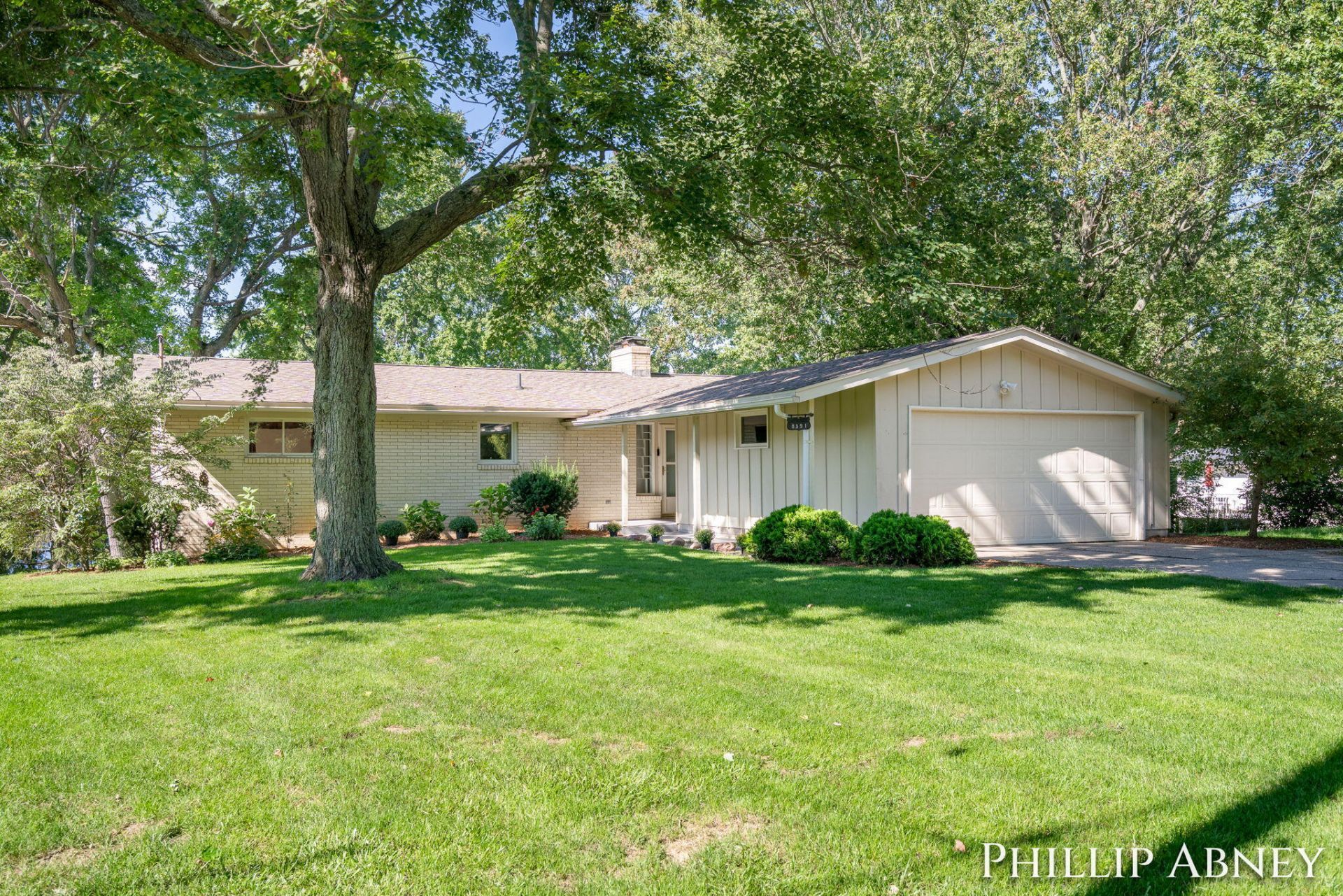 8391 Cowan Lake Drive Ne, Rockford, MI 49341 Main Photo