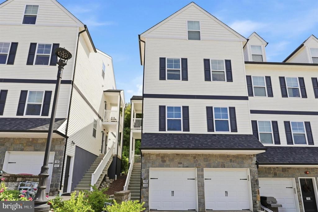 113 COLWELL LANE, CONSHOHOCKEN, PA 19428
