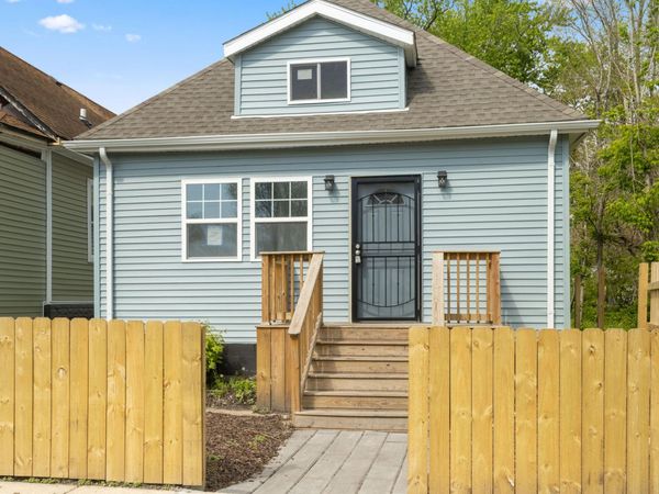 1560 Mckinley Street , Gary, IN 46404
