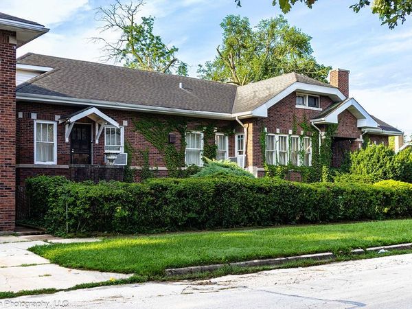 8001 S Oglesby Avenue , Chicago, IL 60617