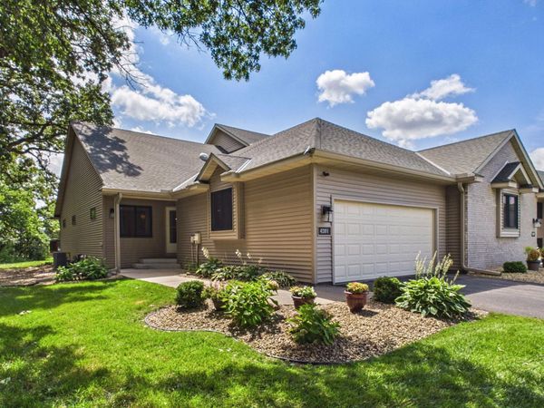 4201 93rd Avenue N, Brooklyn Park, MN 55443