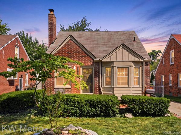 2048 Anita Avenue, Grosse Pointe Woods, Mi 48236