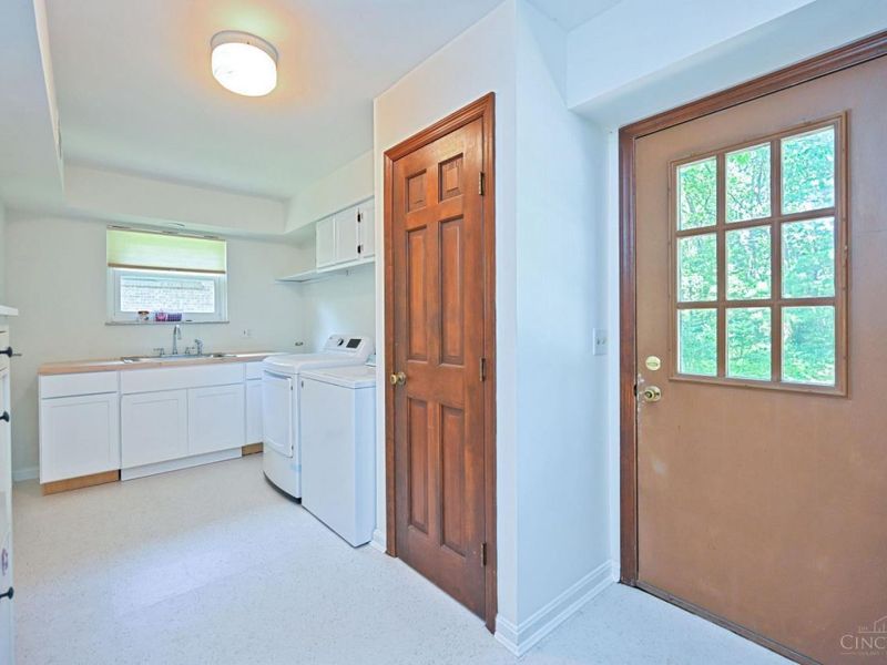 416 Flemridge Court, Wyoming, OH 45231 Photo 28