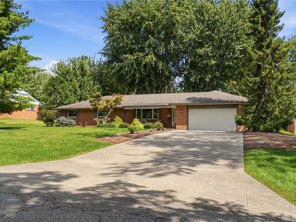 2116 Bonniedale Drive, Bellbrook, OH 45305