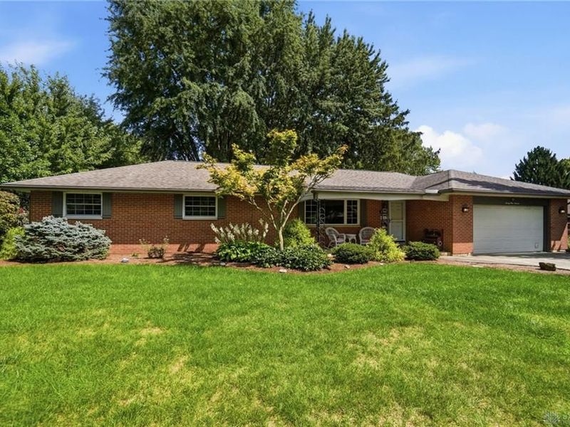 2116 Bonniedale Drive, Bellbrook, OH 45305 Photo 5