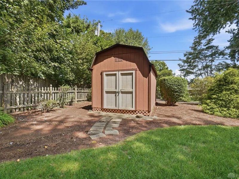 2116 Bonniedale Drive, Bellbrook, OH 45305 Photo 57