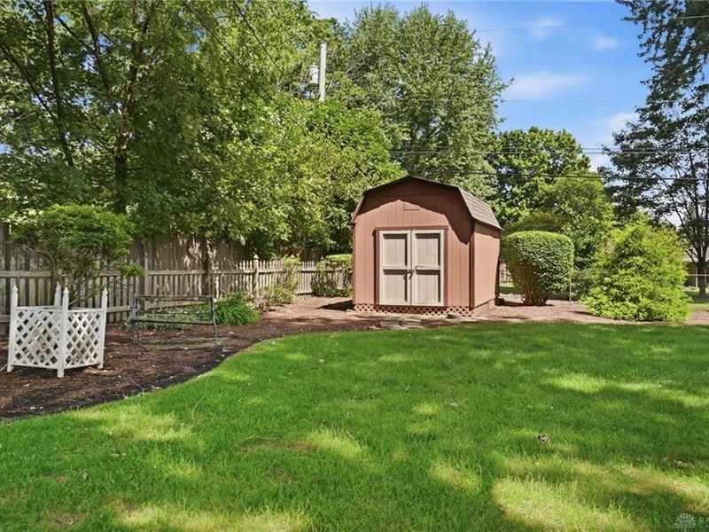2116 Bonniedale Drive, Bellbrook, OH 45305 Photo 58
