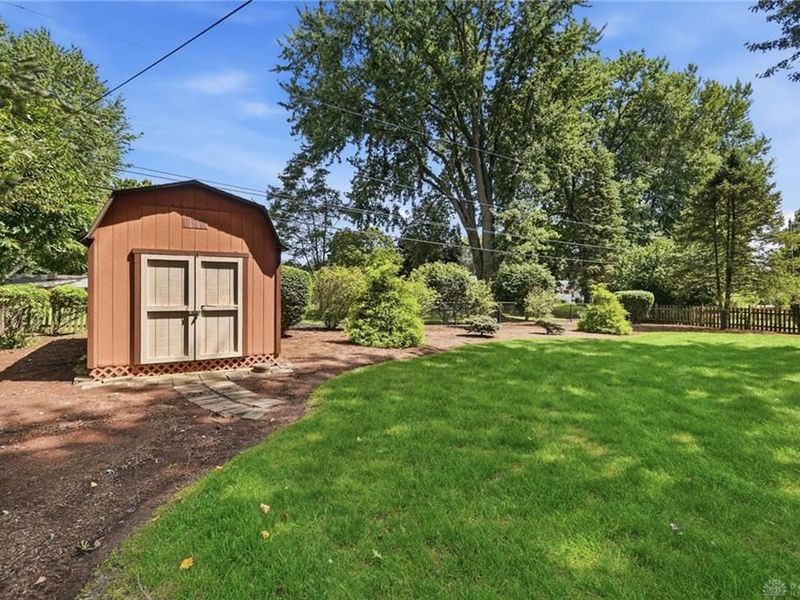 2116 Bonniedale Drive, Bellbrook, OH 45305 Photo 59