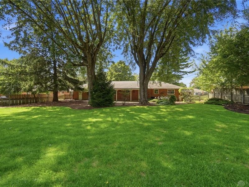 2116 Bonniedale Drive, Bellbrook, OH 45305 Photo 61
