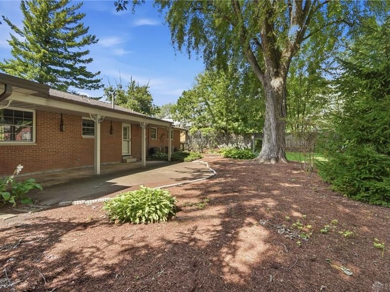 2116 Bonniedale Drive, Bellbrook, OH 45305 Photo 70