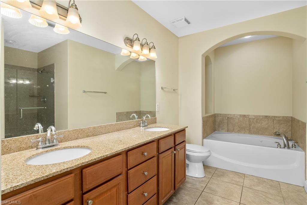 1244 Carpazi Ct, Unit 2, Naples, FL 34105 Photo
