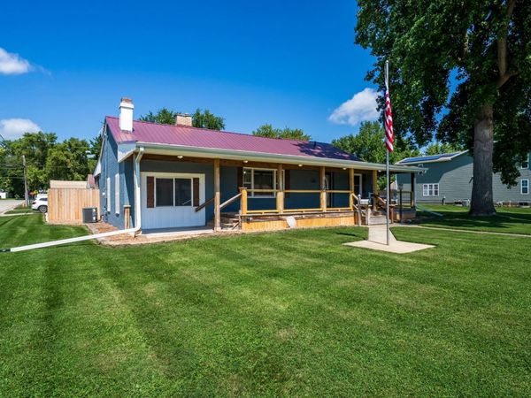 558 10th Street, Lincoln, IL 62656