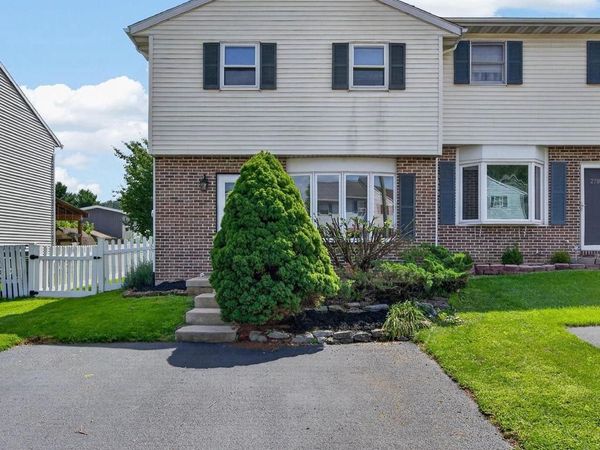272 RIVERVIEW DRIVE, EPHRATA, PA 17522