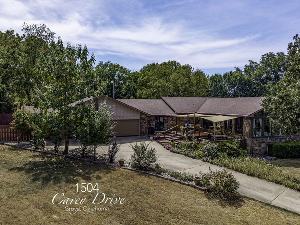 1504 Carey Drive , Grove, OK 74344