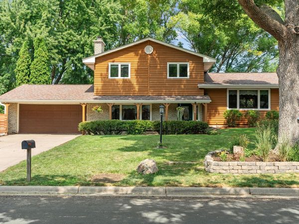 2216 E 114th Street, Burnsville, MN 55337