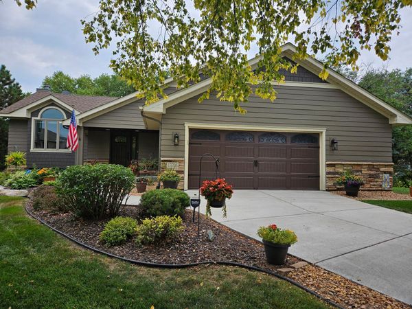 13705 59th Place N, Plymouth, MN 55446