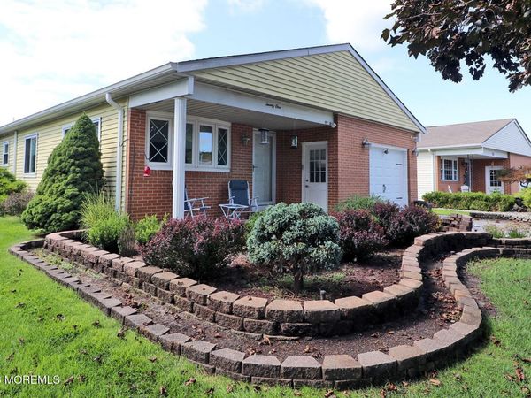21 Lismore Drive, Berkeley, NJ 08721