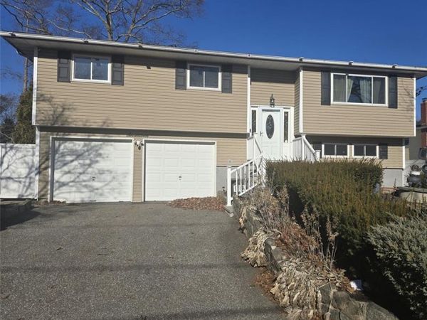 17 Lantern Street , Huntington, NY 11743