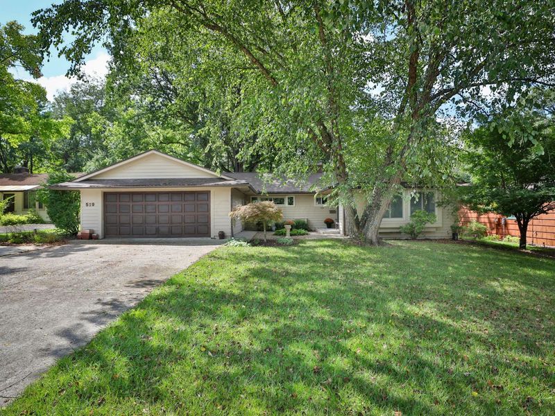 519 E Cooke Road , Columbus, OH 43214 Photo 1