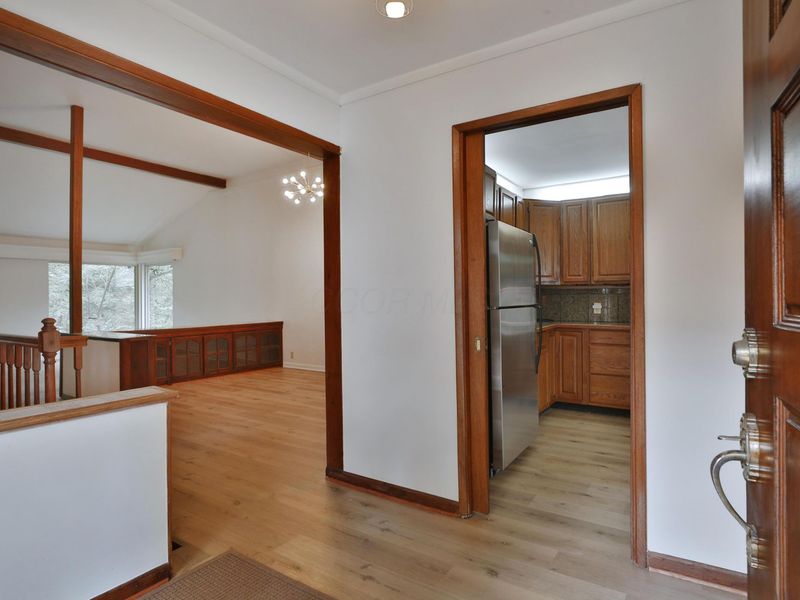 519 E Cooke Road , Columbus, OH 43214 Photo 5