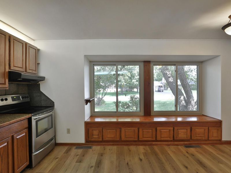 519 E Cooke Road , Columbus, OH 43214 Photo 9
