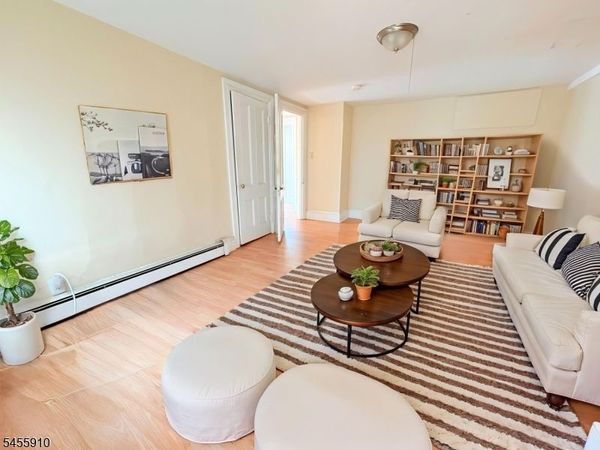 136 Main St, Unit 5, Flemington, NJ 08822