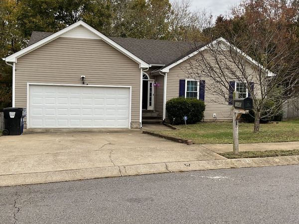 1640 Broad Cir, Clarksville, TN 37042