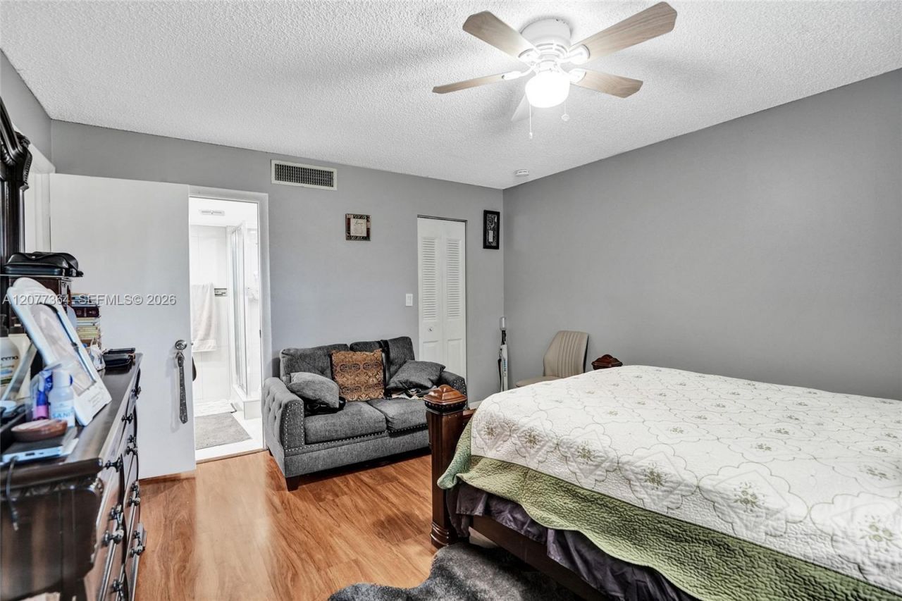 5961 NW 61st Ave , Unit 310, Tamarac, FL 33319 Photo