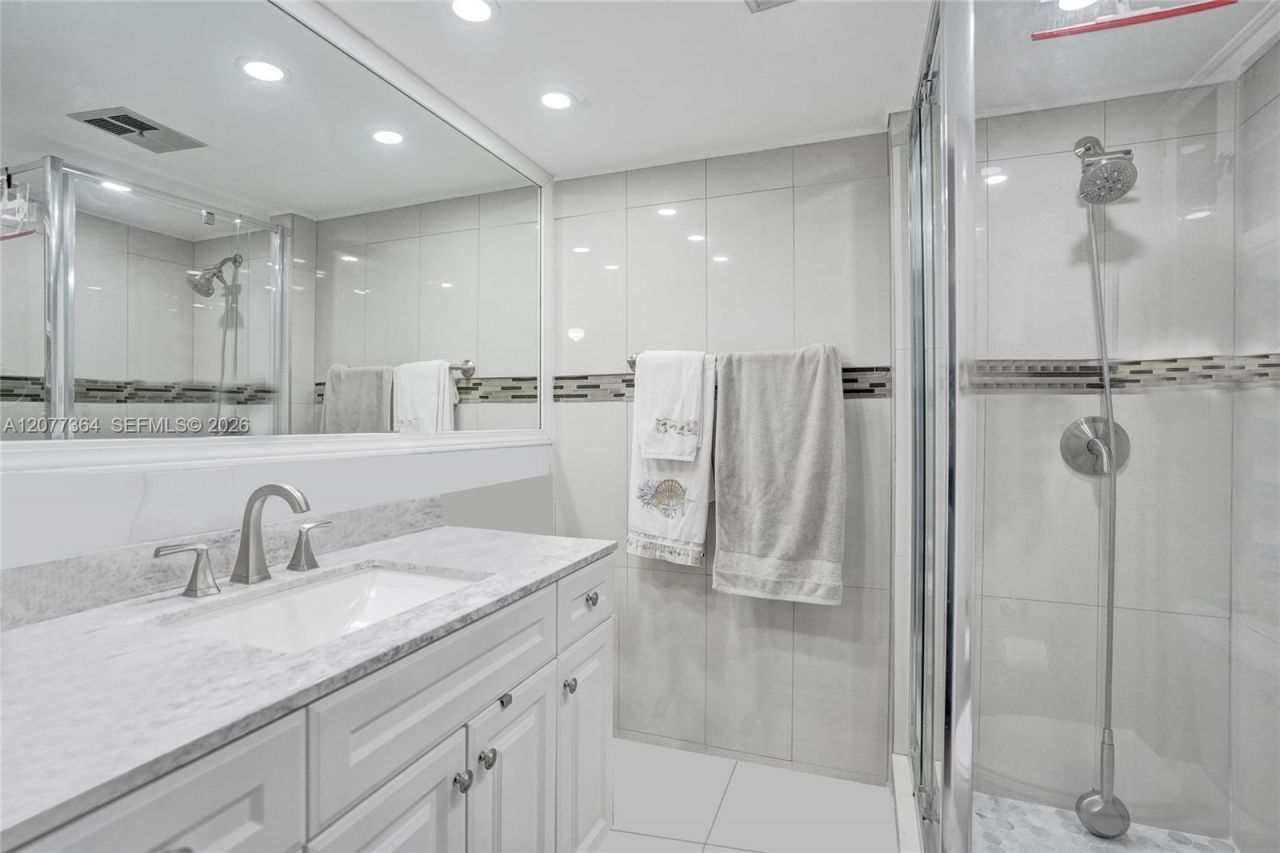5961 NW 61st Ave , Unit 310, Tamarac, FL 33319 Photo