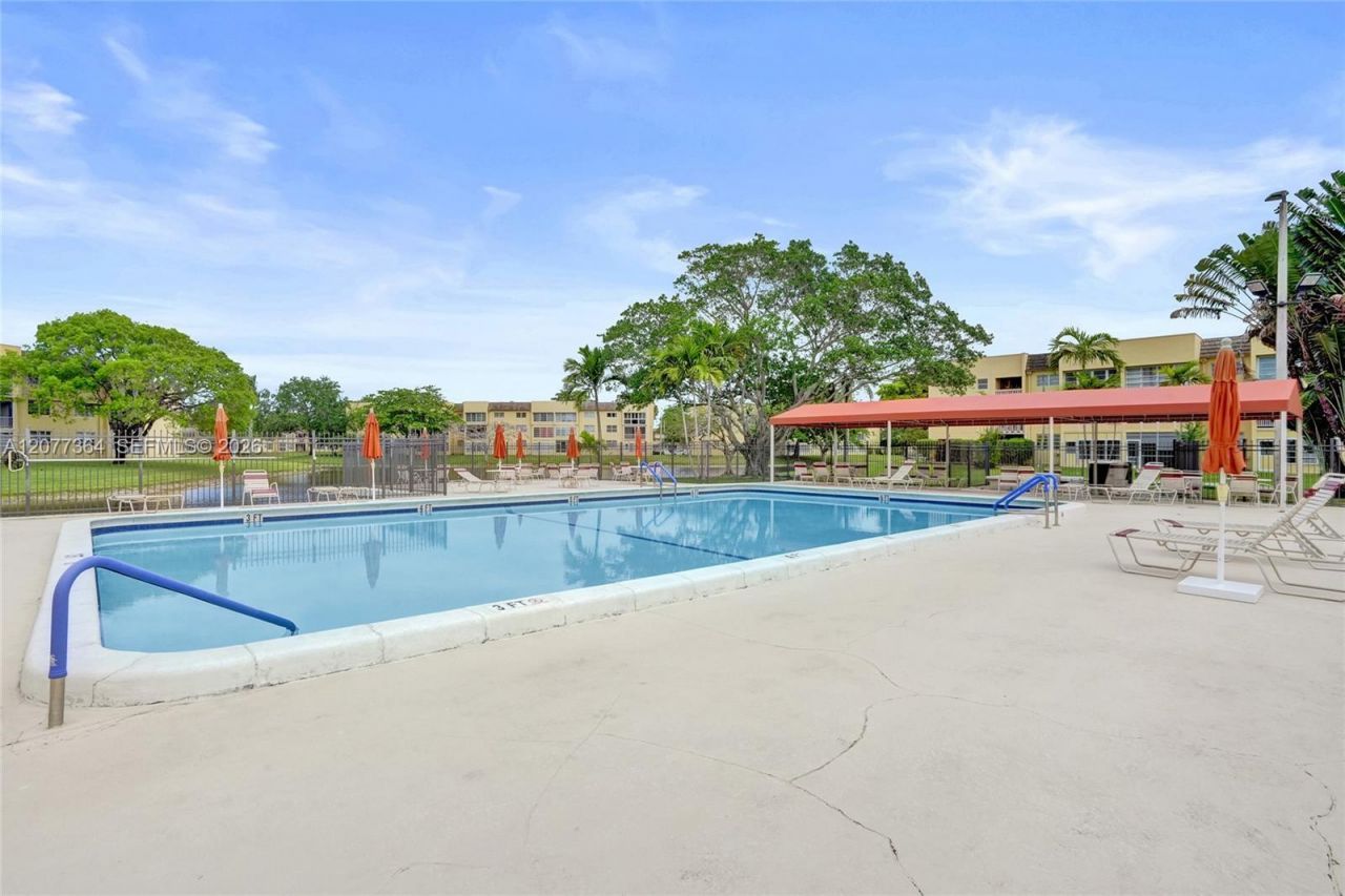 5961 NW 61st Ave , Unit 310, Tamarac, FL 33319 Photo