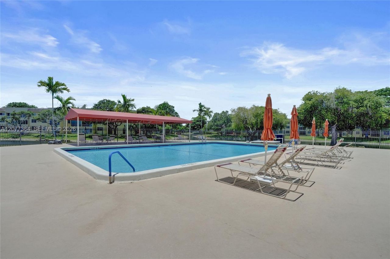 5961 NW 61st Ave , Unit 310, Tamarac, FL 33319 Photo
