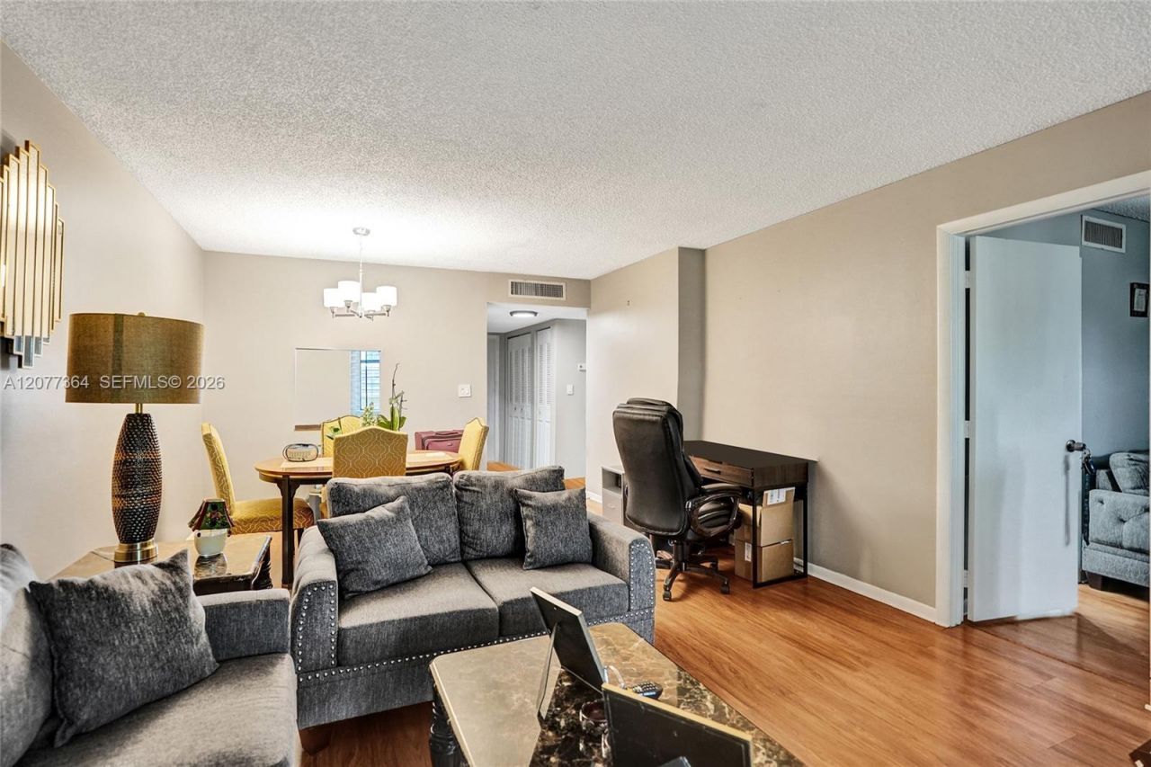 5961 NW 61st Ave , Unit 310, Tamarac, FL 33319 Photo