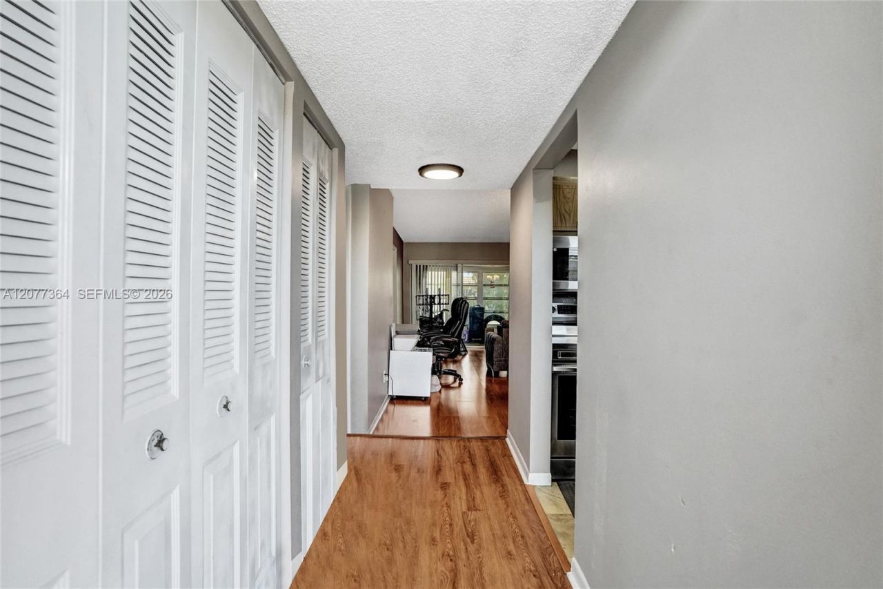 5961 NW 61st Ave , Unit 310, Tamarac, FL 33319 Photo