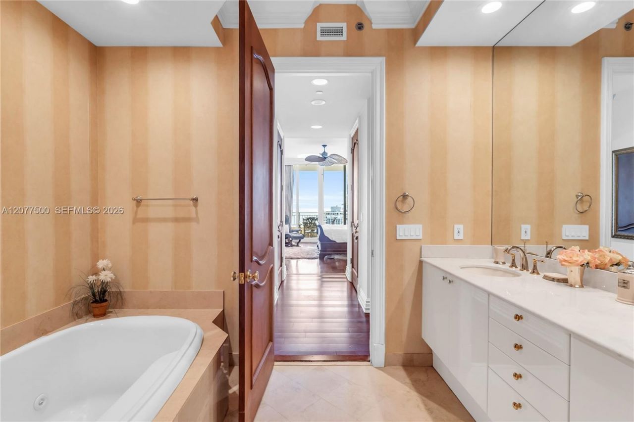 791 Crandon Blvd , Unit PH04, Key Biscayne, FL 33149 Photo