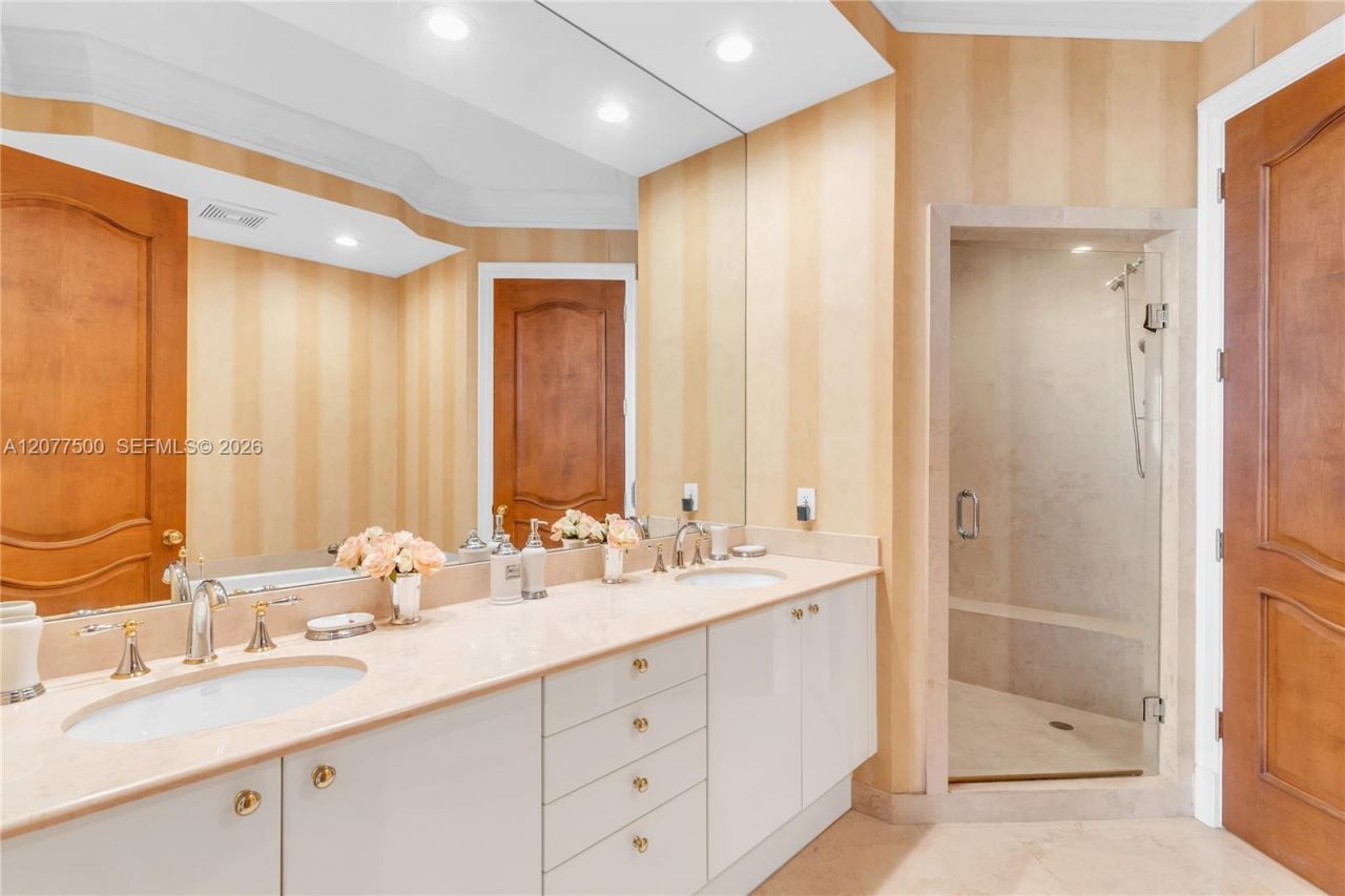 791 Crandon Blvd, Unit PH04, Key Biscayne, FL 33149 Photo