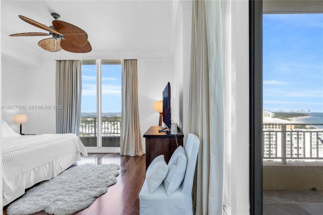 791 Crandon Blvd, Unit PH04, Key Biscayne, FL 33149 Photo