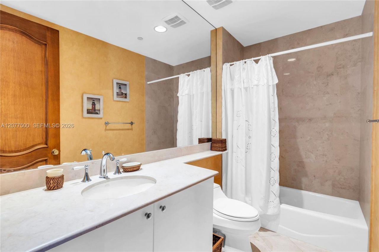 791 Crandon Blvd , Unit PH04, Key Biscayne, FL 33149 Photo