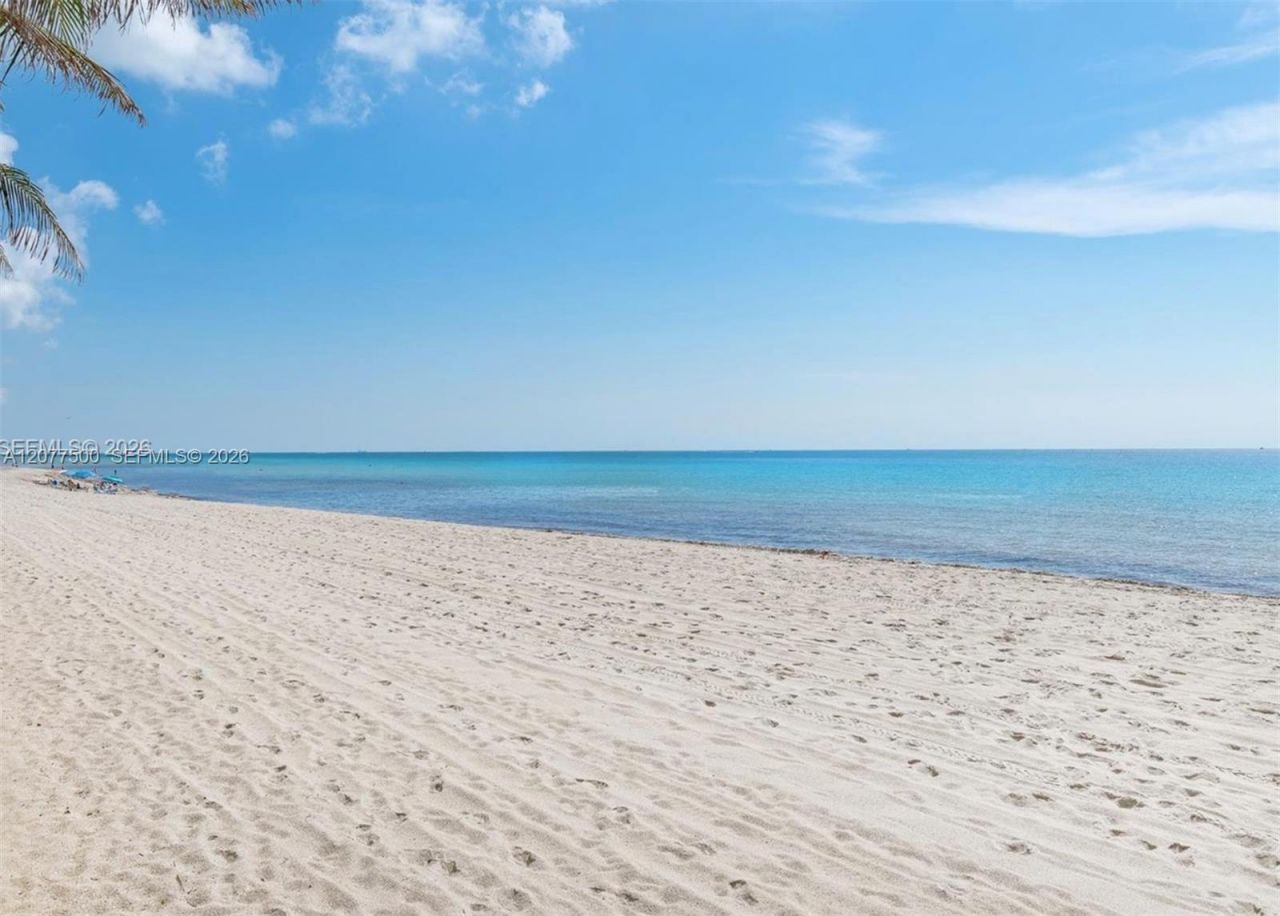 791 Crandon Blvd, Unit PH04, Key Biscayne, FL 33149 Photo