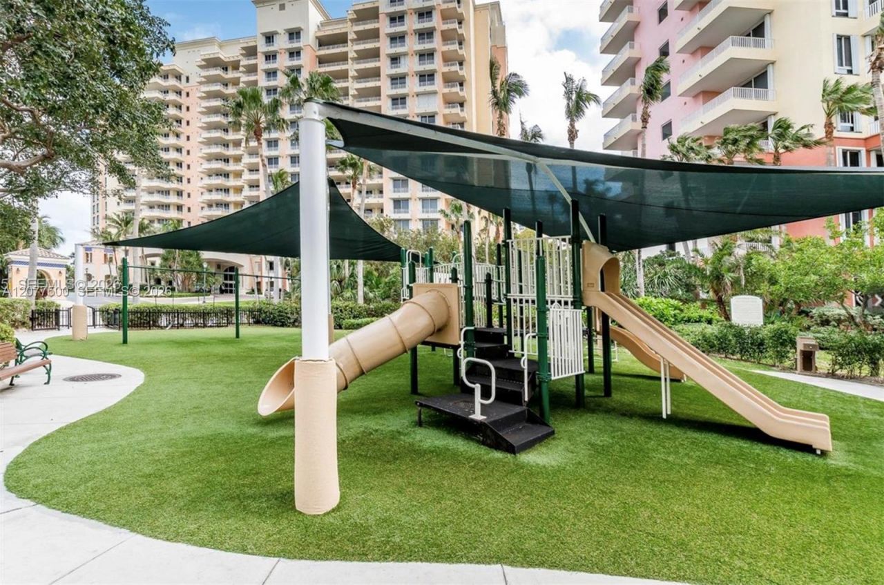 791 Crandon Blvd, Unit PH04, Key Biscayne, FL 33149 Photo