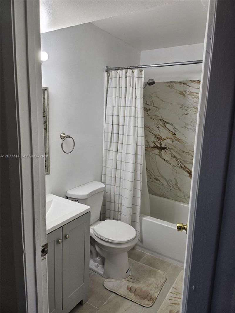 1838 Abbey Rd , Unit 208, West Palm Beach, FL 33415 Photo