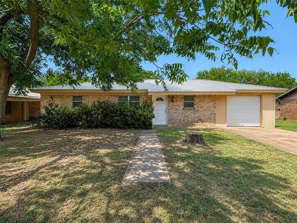 909 N Avenue K , Haskell, TX 79521
