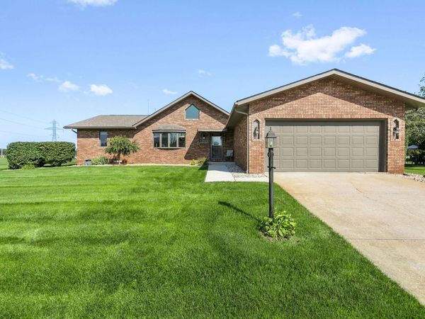 3905 Bent Oak Trail, Elkhart, IN 46517