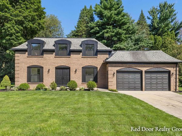 578 Arrowhead Avenue SE, Grand Rapids, MI 49546