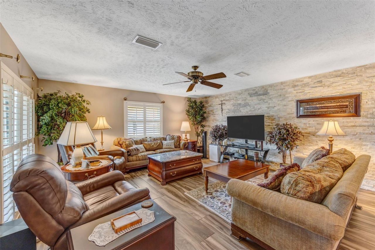 4001 Highgate Drive, Valrico, FL 33594 Photo