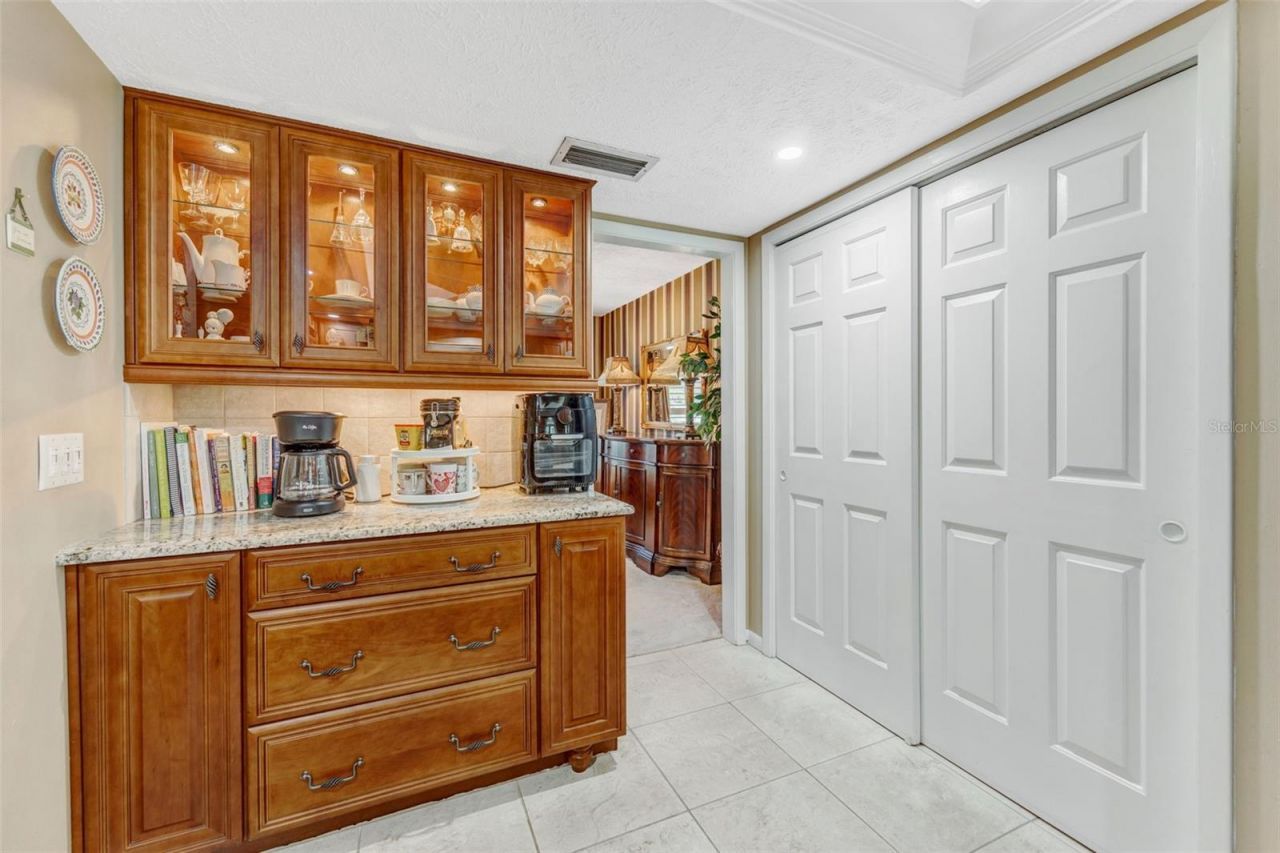 4001 Highgate Drive, Valrico, FL 33594 Photo